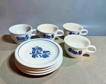 4 Vintage Coffee Mugs Cups & Saucers Pfaltzgraff Yorktowne Stoneware Blue Floral