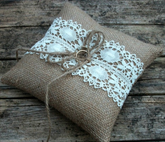 hessian ring cushion