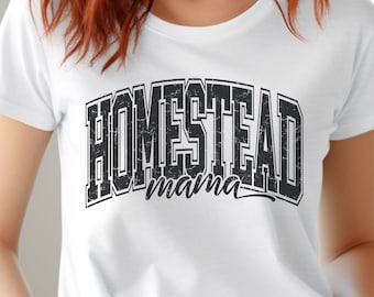 ホームステッドママシャツ、ホームステッドTシャツ、バーシティホームステッドTシャツ、母の日ギフト、ホームステッドギフト、ファーマーTシャツ、ホームステッドラバーシャツギフト
