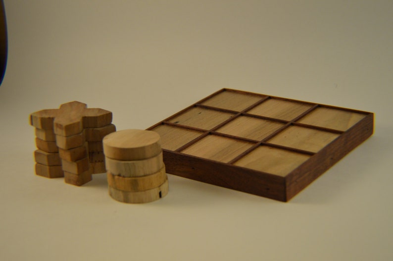 Tic-Tac-Toe by BANDY, walnut inlaid gameboard image 4