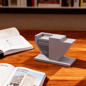 Scultura in cemento del municipio di Dallas di I.M. Pei: replica dell'architettura brutalista