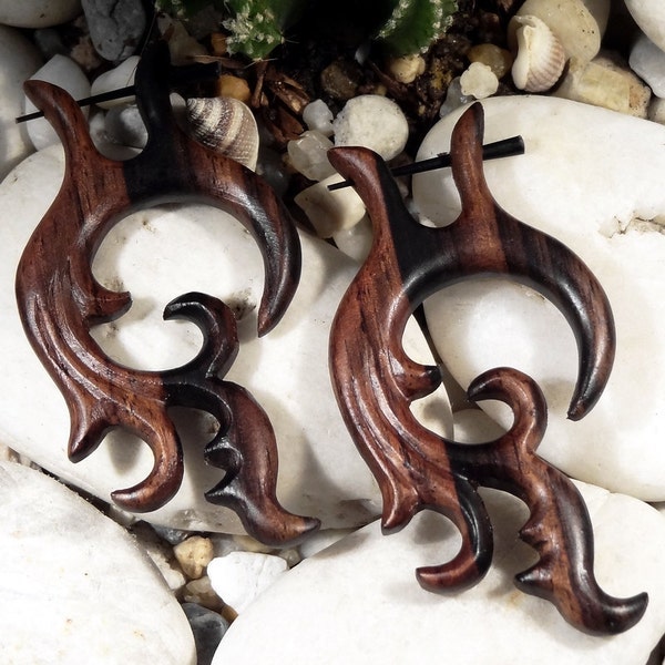 SPRING SALE -- 1 Pair Organic Wooden Earrings - Ivy Spiral Curl Hoops - Hand Carved - Fake Gauge Organics