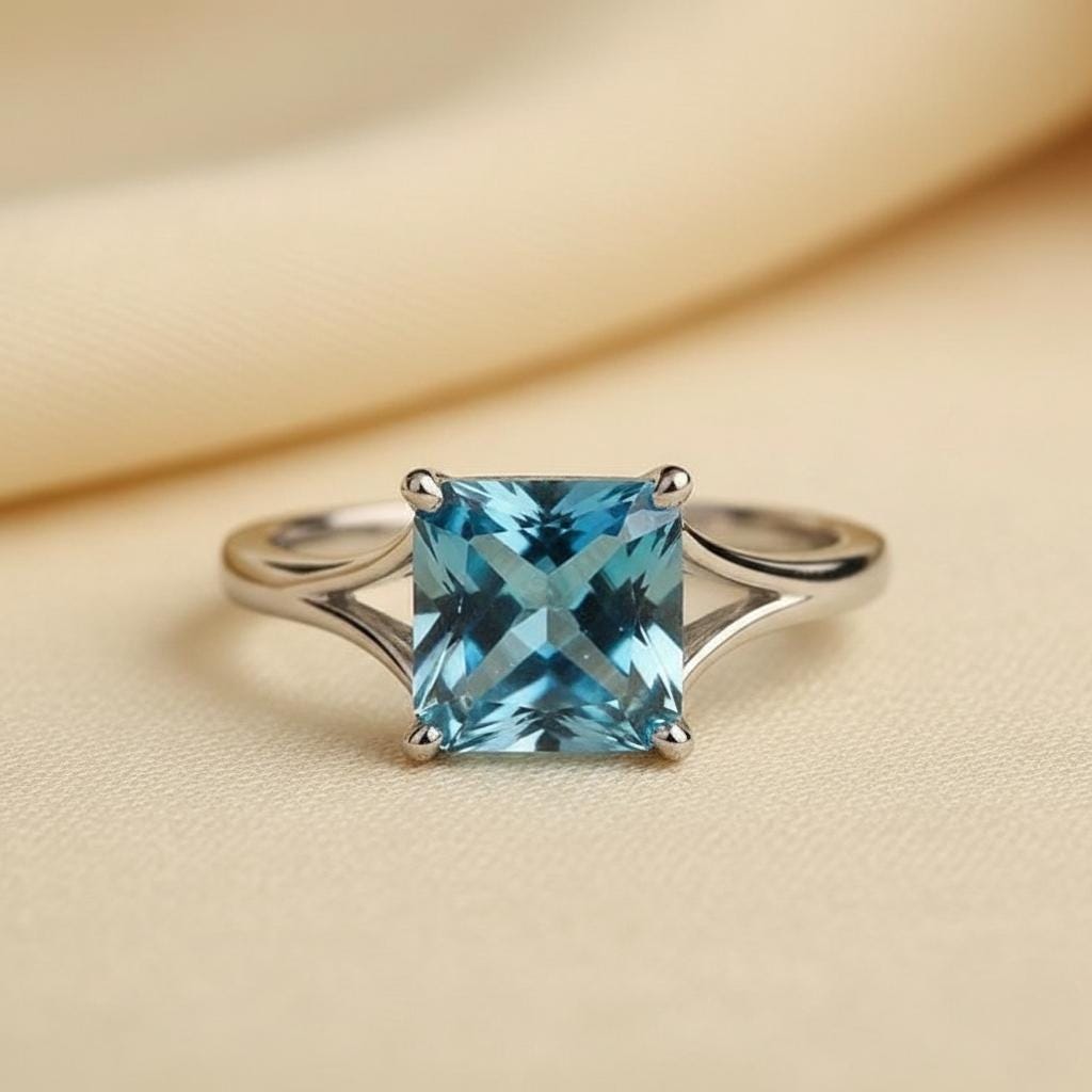 Bague En Argent Rempli Avec Topaze Bleue Et Pierres Précieuses - Modèle R4008 - Taille Petite