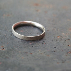Oxidized Brushed Sterling Silver Simple 3 mm Thin Comfort Fit Band Men's Wedding Ring Bild 1