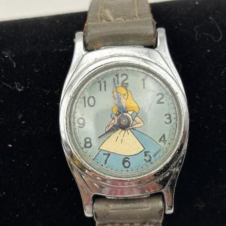 Vintage Alice in Wonderland Watch - Etsy display picture 3