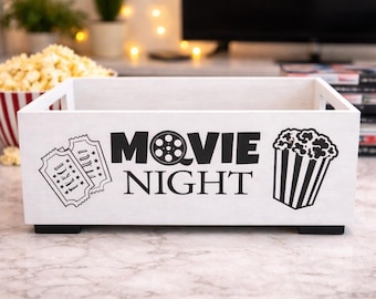 Caja de madera para aperitivos de cine / Bandeja familiar personalizada para palomitas de maíz con patas / Soporte para cine personalizado / Regalo de cine artesanal