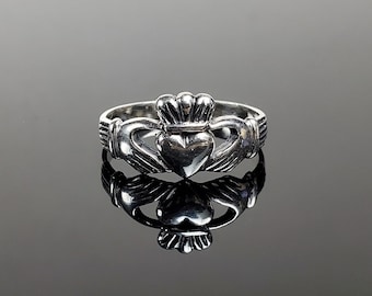 Sterling Silver Claddagh Ring