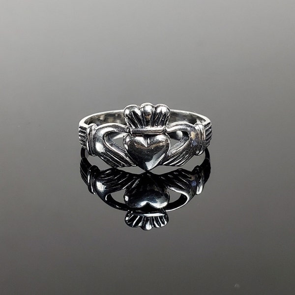 Sterling Silver Claddagh Ring