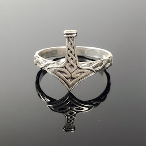 Size 8.5 Sterling Silver Mjölnir(Thor&#39;s Hammer) Ring