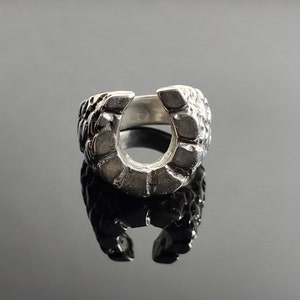 Size 7.25 Sterling Silver Horseshoe Ring