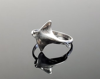 Sterling Silver Stingray Single Band Ring