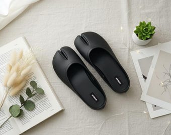 SOMAE – Handmade Black Split Toe Slip On Shoes for Women,  Minimalist Japanese Tabi Flats, Casual Comfort Shoes