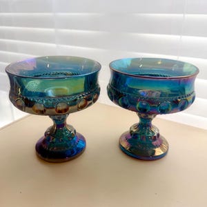 Atemberaubender Vintage Indiana Glass Blue Karneval Glas Kings Crown Kompott / Süßigkeiten Kelch - 2er-Set