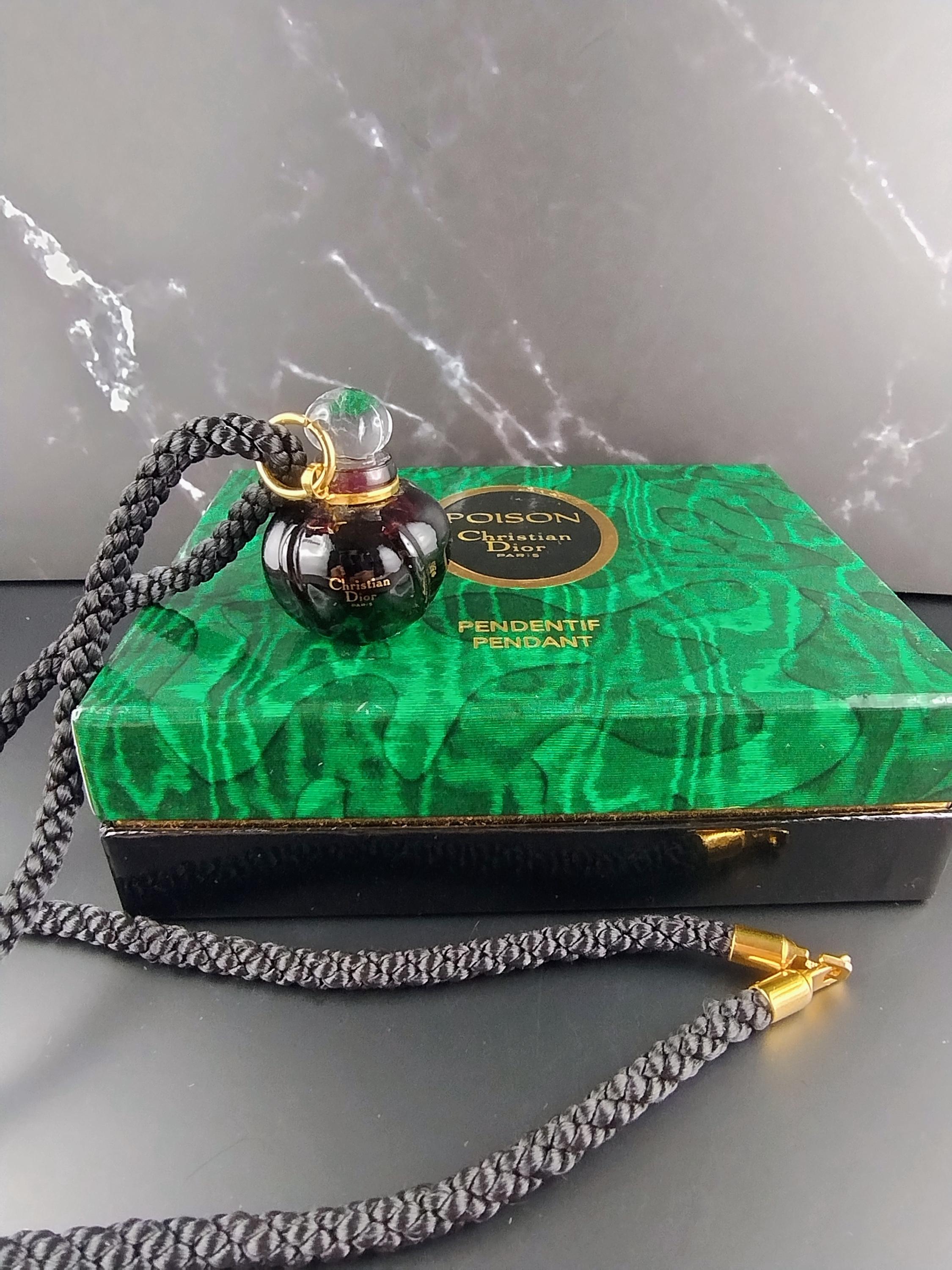 Vintage perfume bottle necklace - Etsy 日本