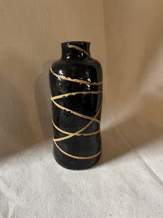 Schwarze kleine Blumenvase *Aufpreis*