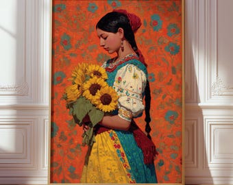 Op de afbeelding: Een ingelijste kunstdruk met een persoon met donker gevlochten haar die een boeket gele zonnebloemen vasthoudt. De persoon draagt een witte blouse met kleurrijk borduurwerk en een gele en blauwe rok tegen een levendige oranje bloemenachtergrond.