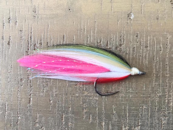 Hot Pink Deceiver Smelt Baitfish - Saltwater and Predator Fly