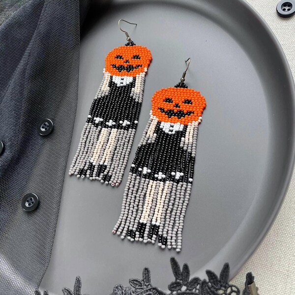 Kürbis Kopf Mädchen Perlen Fransen Ohrringe: Halloween Handgewebte Ohrringe, boho Perlenschmuck, Herbst, gruselig