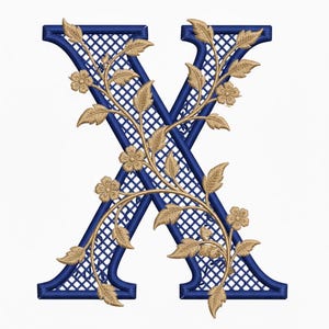 Puede incluir: Letra "X" bordada en azul marino con un diseño floral dorado. La letra presenta un patrón de enrejado y está adornada con hojas y flores doradas, creando un monograma elegante y decorativo.