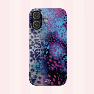 Nebula Pop, Handyhülle in Blau, Lila und Pink, passend für iPhone und Samsung, mit glänzender oder matter Oberfläche, im coolen Girl-Stil