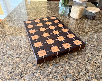 Handmade End Grain Cutting Board – Walnut & Maple Plaid Pattern