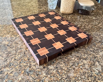 Handmade End Grain Cutting Board – Walnut & Maple Plaid Pattern