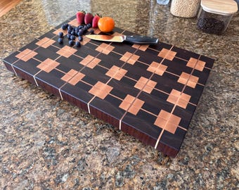 Handmade End Grain Cutting Board – Walnut & Maple Plaid Pattern Butcher Block