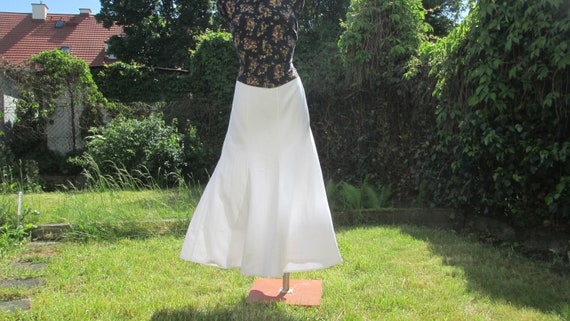 Long White Skirt / White Skirt / White Skirt Size