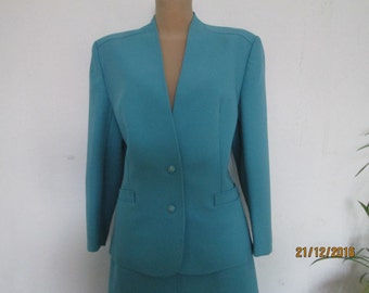 Lovely 2 PC Skirt Suit  Vintage  Jacket and Skirt  Wool  Poly  Black  Dark Green  Red  White  Size EUR42  UK14