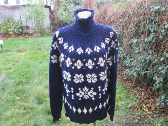 Knitted Sweater / Unworn Sweater / Red / White / S