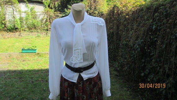 Womens Blouse Blouse Vintage Buttoned Blouse Black Blouse Size EUR40 UK12 Nice Collar with Beads