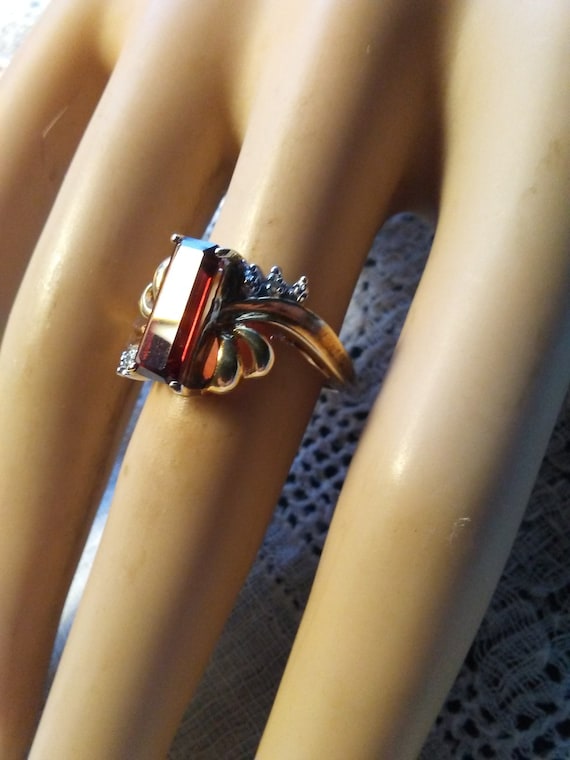 Vintage 10k Solid Yellow Gold Rectangular Garnet … - image 2