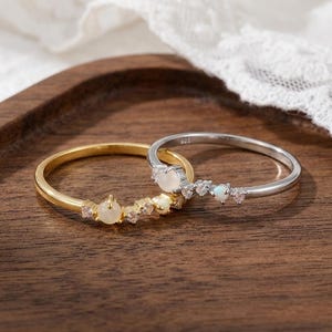 Anillo curvo de ópalo natural y piedra lunar con circonitas cúbicas, banda de plata de ley 925 chapada en oro, accesorio para uso diario, sorpresa de cumpleaños, regalo del Día de la Madre