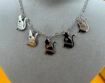 Personalized Cat Necklace, Cat Lover Gift, Cat Name Necklace, Animal Necklace, Personalized Engraved Cat Pendant with Heart, Christmas Gift