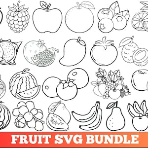 Puede incluir: Ilustraciones en blanco y negro de varias frutas, incluyendo fresa, frambuesa, manzana, naranja y arándanos. El texto "FRUIT SVG BUNDLE" se muestra en la parte inferior en una pancarta roja.