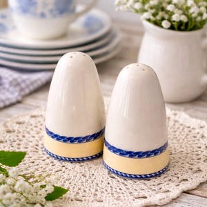 Vintage Blue Banded Ceramic Salt Pepper Shakers, Blue Willow Style Cottage Kitchen Decor