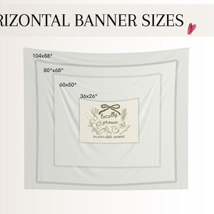 Może przedstawiać: Obraz przedstawiający rozmiary baner&oacute;w poziomych: 264x224 cm, 203x173 cm, 152x127 cm i 91x66 cm. Najmniejszy baner ma kremowe tło z zieloną kokardą i napisami "locally grown" i "Olivia's Baby Shower".