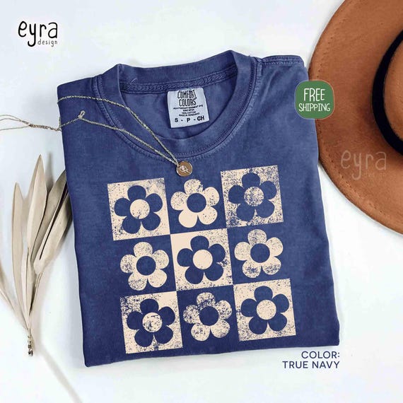 Comfort Colors Checkered Flowers Shirt, Daisy Shirt, Boho Flowers Shirt, Aesthetic Floral Shirt, Cute Daisy Shirt for Mom, Retro T-shirt