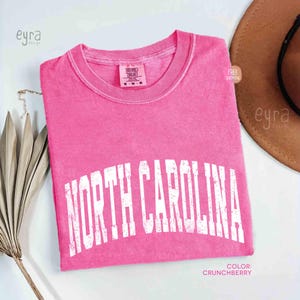 1970er Jahre T-Shirt / North Carolina T-shirt / Comfort Colors Shirt / Nordcarolina Reise T-Shirt / Nordcarolina Spieltag Tshirt / USA Staaten Shirt Crunchberry