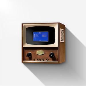 Puede incluir: Un televisor de estilo vintage con una carcasa de madera y un marco de pantalla color crema. La pantalla muestra un menú de ajuste de color azul. El televisor tiene perillas y una rejilla de altavoz en el lateral. Una placa dorada está centrada en el panel inferior.