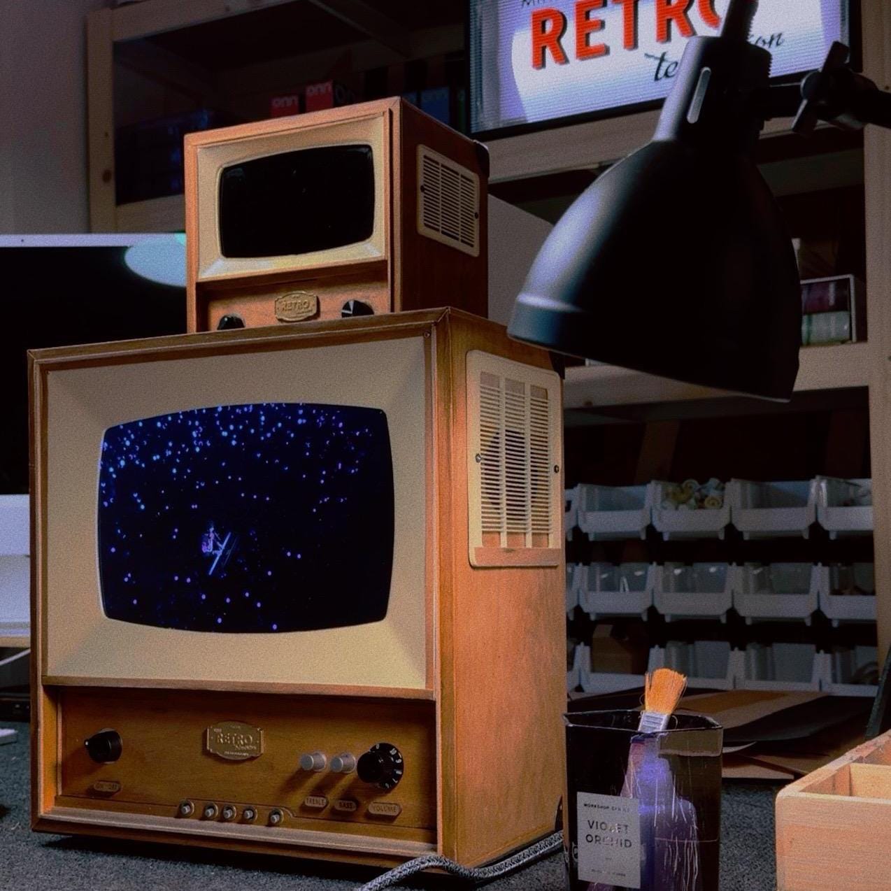 Retro Cherry Mini TV – 10
