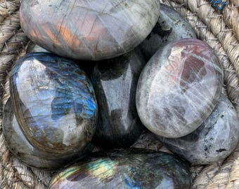 Labradorite Palm Stone • Flashy Crystal for Protection, Intuition & Healing • Reiki Stone, Meditation Tool, Pocket Worry Stone, Gift for Cry