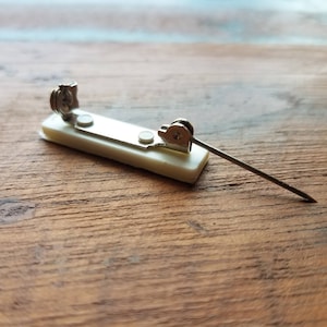 100 Premium Bar Pins - Adhesive Sticky Back & Metal Locking Clasp - Blank Safety Pin Backing for ID Badges, Nametags, Ribbons SPID-1300-Q100