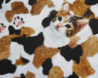 Calico Cat - KOKKA - 100% Cotton Fabric - 1 Yard - more for one continuous piece