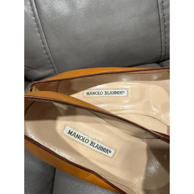 Manolo Blahnik Tan Leather Pointed Toe Pumps ES646 Stiletto Heels Size 40.5 image 7