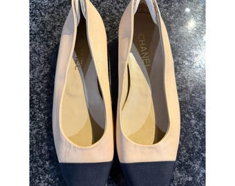 Chanel G31321 Beige Schwarz Leder Kappe Ballerinas CC-Logo Größe 39C