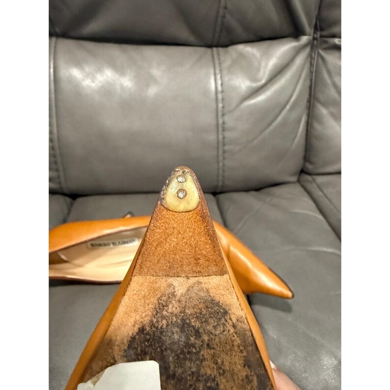 Manolo Blahnik Tan Leather Pointed Toe Pumps ES646 Stiletto Heels Size 40.5 image 10