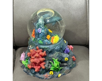 Wyland Undersea Treasures Musical Snow Globe Dakin Collection Dolphin No. 3073