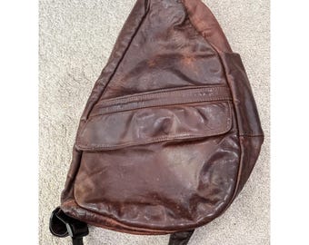 AmeriBag Healthy Back Bag i brunt läder, ergonomiskt axelband, tillverkad i USA