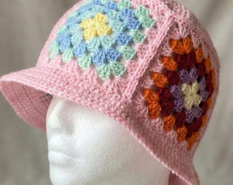 Mormors fyrkantiga hinkhatt virkmönster: Boho festivalhatt 90-tals vintagestil Stash Buster